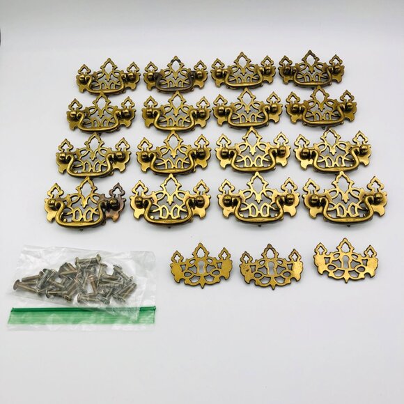 Lot of Vintage Brass Cabinet Pull Handles With Screws KBC N08310 - Picture 1 of 7